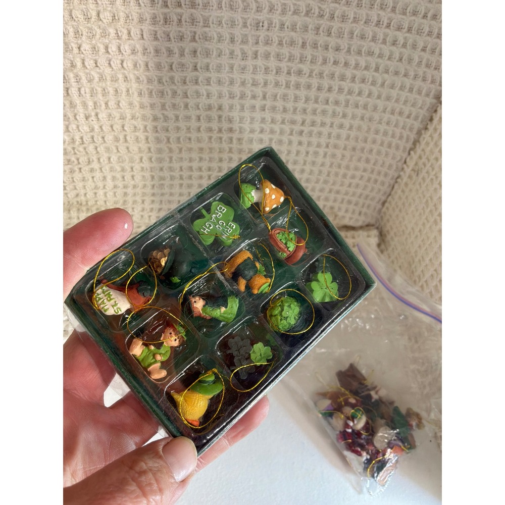 Holiday Unisex Unbranded Miniature Resin Hanging Ornaments OS Multicolor